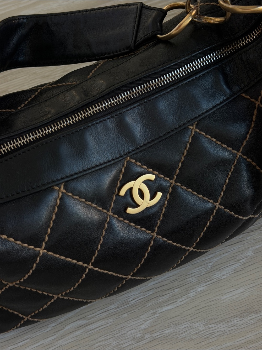 Chanel Black Wild Stitch Leather Hobo Bag with Gold Hardware - Picture 4 of 7